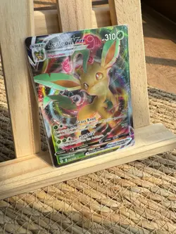 Pokemon Leafeon VMAX 008/203 Ultra Rare Evolving Skies Holo Card - Image 3