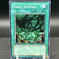 Giant Trunade SD5-EN021 1st Edition Common Yugioh Card - Image 1
