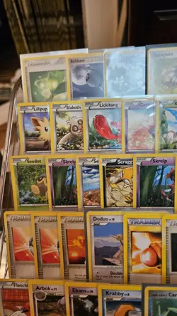 Pokemon Lot of 52 Mid Era Cards Non Holo NM-LP - Image 3