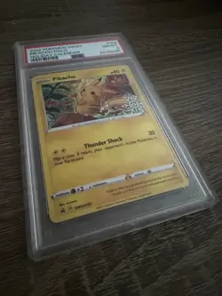 2022 POKEMON SWSH BLACK STAR PROMO HOLIDAY CALENDAR 2022 #153 PIKACHU-HOLO PSA 8 - Image 3