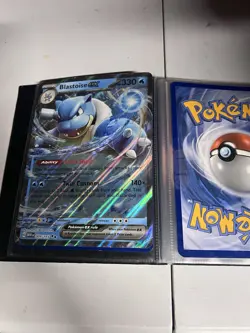 Pokemon 25th anniversary oversized card binder w/4 jumbo HOLO cards - Image 3