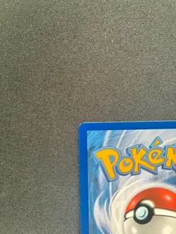 Pokemon Pikachu V 043/185 Ultra Rare Vivid Voltage - Image 3