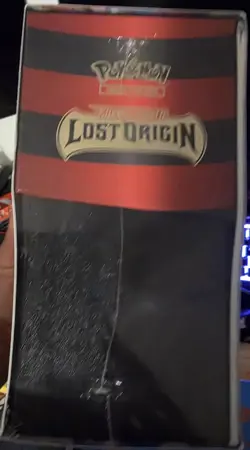 Pokemon TCG: Sword & Shield Lost Origin Elite Trainer Box (8 Packs per Box,... 820650850714 - Image 4