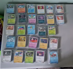 Pokemon TCG 900+ Card Bulk Lot Mixed Commons Uncommons Trainers Big Collection - Image 1