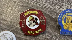 Lot of 6 VTG Trading Pins Walt Disney Disneyland - Image 3