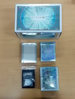 YUGIOH DUELIST BOX PRISMATIC SUMMON STORAGE DECK BOX SLEEVES COIN (SYNCHRO SET) - Image 1
