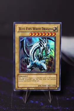 Blue-Eyes White Dragon RP01-EN001 Retro Pack (2020 Date Reprint) Unlimited - Image 1