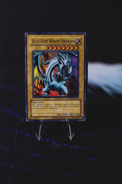 Blue-Eyes White Dragon RP01-EN001 Retro Pack (2020 Date Reprint) Unlimited - Image 3