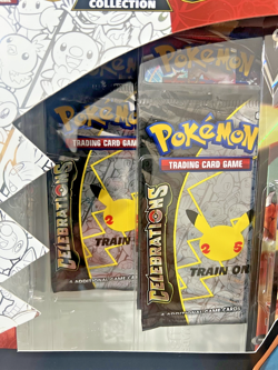 POKEMON CELEBRATIONS COLLECTION LANCE'S CHARIZARD V **NEW** - Image 4