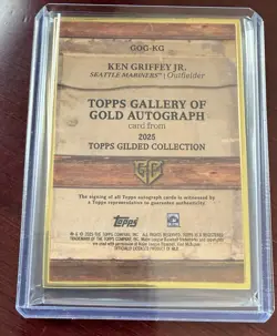 2025 Topps Gilded Collection Ken Griffey Jr. Gallery of Gold Framed Auto 46 50 - Image 3