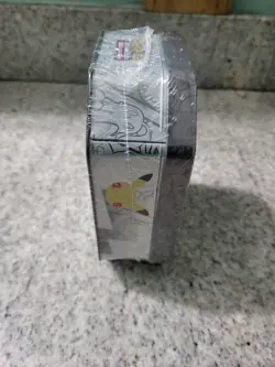 Pokemon TCG 25th Anniversary Celebrations Tin Lance's Charizard V New - Image 3