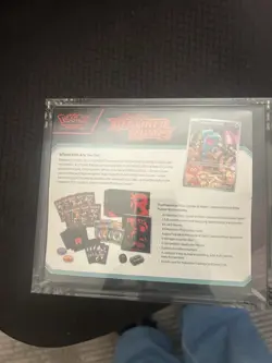 Pokemon TCG Destined Rivals ETB Has Tear - Image 4
