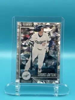 ❤ 2026 Topps Series 1 - Shohei Ohtani #200 Silver Crackle Foil - Image 1