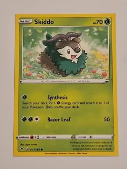 ERROR - Complete Square Corner Pokemon Card Skiddo 017/185 Vivid Voltage 2020 NM - Image 1