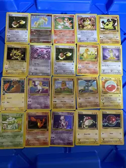 Lot of 20 Pokemon Pokemon Cards - Image 1
