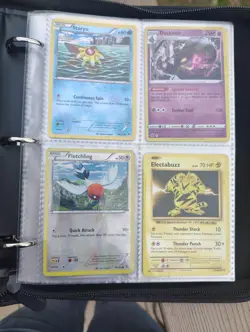 Pokemon Card Binder Filled With 100 Vintage To Modern Cards. See Description - Image 2