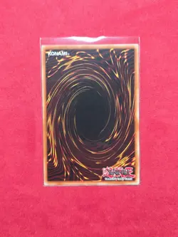 Yugioh Dark Magician CT14-EN001 Secret Rare Limited Edition NM - Image 2