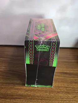 Pokemon Top Trainer Box ETB Karmesin & Purpur - Nebel der Sagen OVP & Versiegelt - Image 5