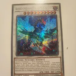 YUGIOH! Rotaugiger Zombiedrachenherr MP23-DE083 Secret Rare NM 1.Auflage. - Image 1