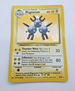 Pokemon WOTC TCG Magneton 9/102 Holographic Card *Heavily Played* - Image 2