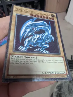 YuGiOh! Blue-Eyes White Dragon OP28-EN001 Ultimate Rare* - Image 5