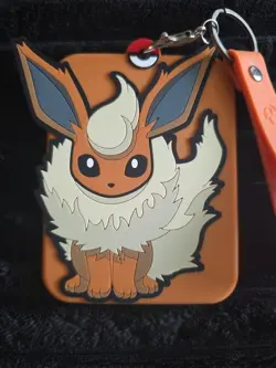Pokemon TCG Chinese Flareon Keychain Near Mint Card And Holder - Image 3
