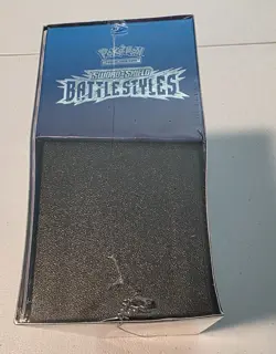 Pokemon Sword & Shield Battle Styles Elite Trainer Box, 133+ cards, Blue - Image 2