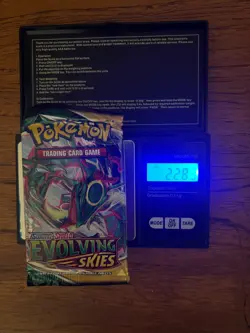 Pokemon TCG: Sword & Shield - Evolving Skies Very Heavy (22.83g) Booster Pack🔌 820650808777 - Image 1