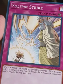 1x Solemn Strike - SR10-EN039 - Common - 1st Edition NM YuGiOh! Structure Deck: - Image 3