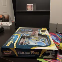 Pokemon TCG Glaceon VSTAR Special Collection Box SEALED - Image 5