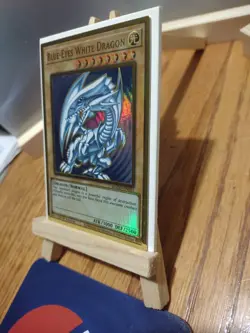 YuGiOh Card MAGO-EN001 Blue-Eyes White Dragon Premium Gold Rare 1st Edition TCG. - Image 2
