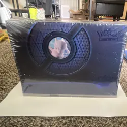 Pokemon GO Elite Trainer Box Pokemon Center (Small tear) - Image 1