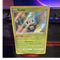 The Pokemon Company Rowlet SV2/SV94 Hidden Fates Shiny Vault Holo 60 HP EN - Image 1
