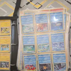 Pokemon Binder with 800+ cards - Image 3