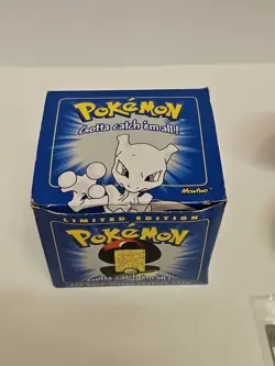 Pokemon Mewtwo 23K Gold-Plated Trading Card 1999 Blue Box With CoA - Image 2