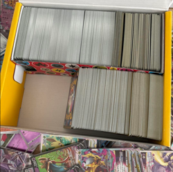 Pokemon Pokemon Cards Bulk Lot of 2000 Cards Recommended for Play - Image 1