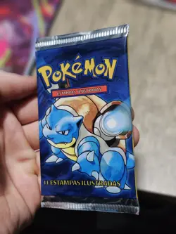 HEAVYU! 21.4g PORTUGUESE 1999 Pokemon Base Set Pack - Image 3