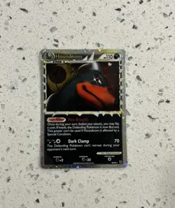 DAMAGED Pokemon TCG Houndoom Holo Stage 1 Beast 2010 Set 82/90 DMG - Image 1