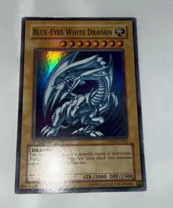 Yugioh Blue-Eyes Whit Dragon DPKB-EN001 1st Edition Super Rare (LP) - Image 1