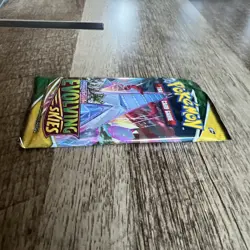 Pokemon TCG: Sword & Shield - Evolving Skies Very Heavy 22.73g Booster Pack 820650808777 - Image 3