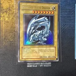 Blue-Eyes White Dragon SDK-001 Ultra Rare Starter Deck Kaiba NM - Image 1