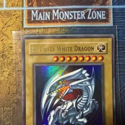 Blue-Eyes White Dragon SDK-001 Ultra Rare Starter Deck Kaiba NM - Image 3