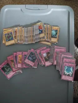 Yu-Gi-Oh Random Card Lot With Tin - Image 4