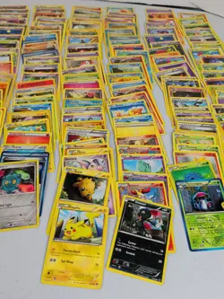 Lot of 200 Common/Uncommon Cards Holo Pokemon TCG Card HP-MP-LP Various Years - Image 3
