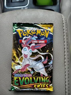 Nintendo Pokemon TCG Sword & Shield Evolving Skies Booster Pack 820650808777 - Image 1