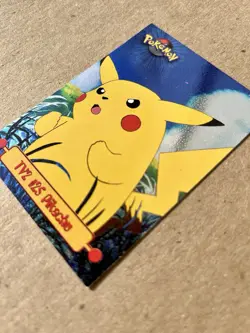 TV2 #25 Pikachu Pokemon Topps Series 1 Holo Foil 1999 (Red Ink Dot Error) - Image 3