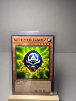 Yu-Gi-Oh! TCG 25th Anniversary Skull-Mark Ladybug IOC-EN079 - Image 1