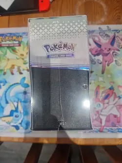 Pokemon TCG Scarlet & Violet Prismatic Evolutions Elite Trainer Box small rip - Image 4
