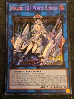 MP25-EN126 Maliss Q White Binder Prismatic Secret Rare 1st Edition YuGiOh Card - Image 1