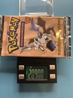POKEMON FOSSIL BOOSTER PACK AERODACTYL ART WOTC 1999 FACTORY SEALED HEAVYUU - Image 2